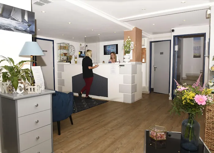 Azur Hotel